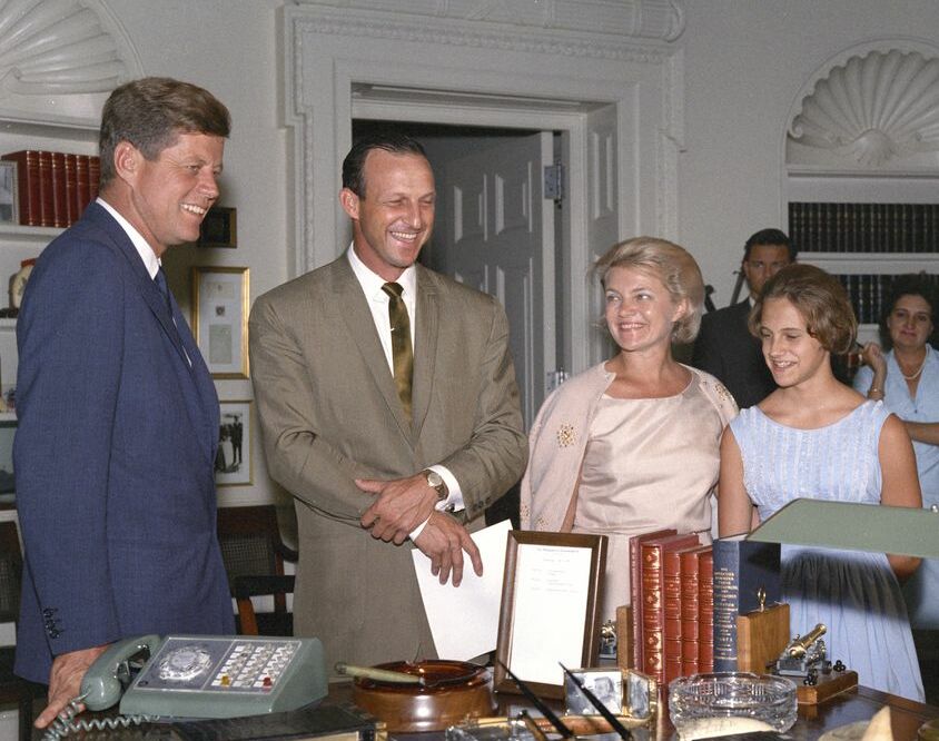 Stan Musial standing with President John F. Kennedy